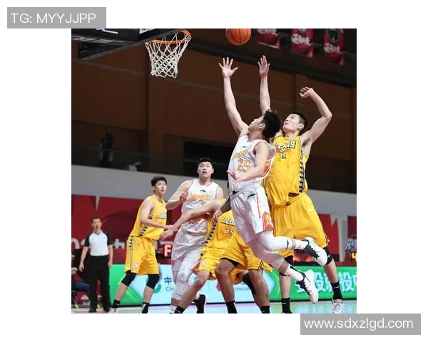 深入分析深圳篮球队阵地战战术特点与执行策略