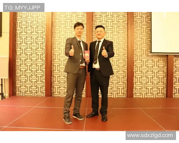 深圳羽毛球队团队协作的成功之道与经验分享探讨