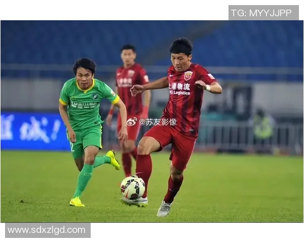 广州与杭州足球队赛后分析:战术配合与关键时刻的表现探讨 广州与杭州足球队赛后分析:战术配合与关键时刻的表现探讨